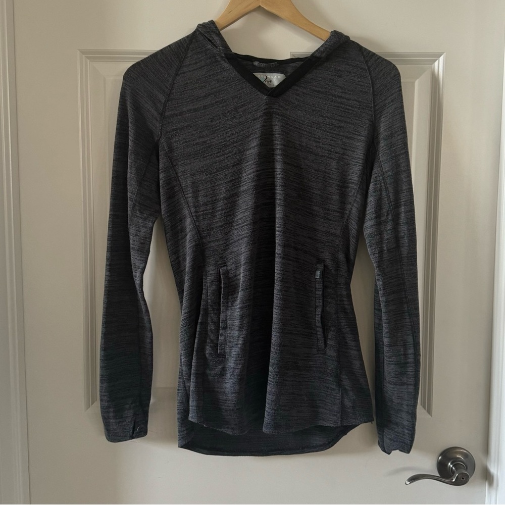 Levelwear Verve hooded pullover top